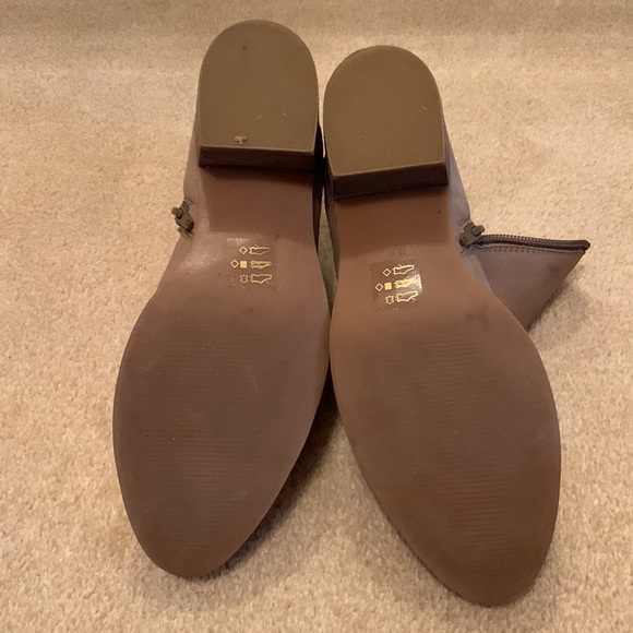 Steve Madden Taupe ankle bootie - Picture 4 of 6